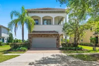 Private Pool and Arcade - Elegant Luxury Retreat