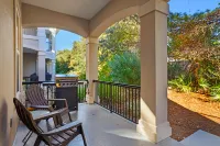 Tropical Pool and Private Beach Access - Elegant Beachside Haven