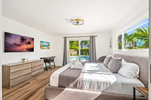 Nadios.casa: Family Oasis w/Heated Pool/6min to beach/ Sleeps 8 (2 king, 4 twin) Hotels in Deerfield Beach