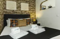 A40 - Castle Arch Apartment Hotels in São Sebastião