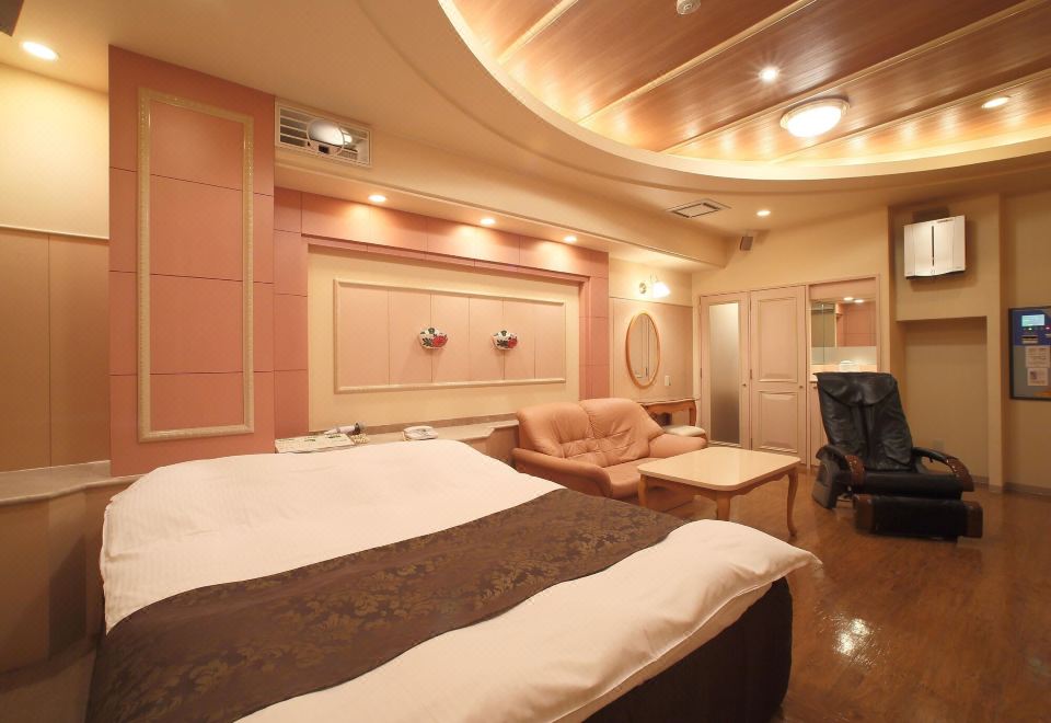 4. 호텔 파인 가든..