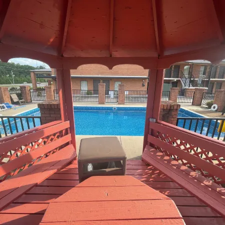 Royal Inn - Anniston