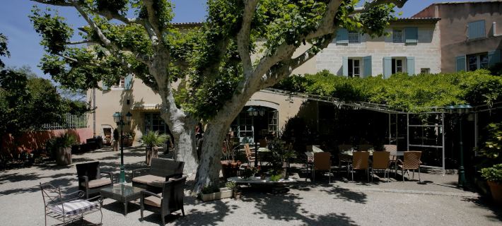 Logis Hotel la Ferme Hoteles en Aviñón