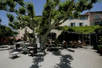 Logis Hotel la Ferme - プライペートプール