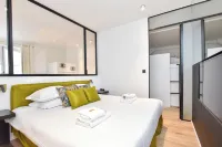 Résidence Paris ANJOU Hôtels à : Paris