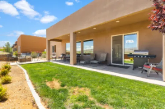 Private Swim Spa and Stunning Desert Views - Inviting Charming Retreat