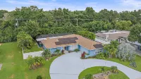 Sarasota Serenity 3 Bedroom Home by RedAwning Hôtels à proximité de : LECOM Bradenton