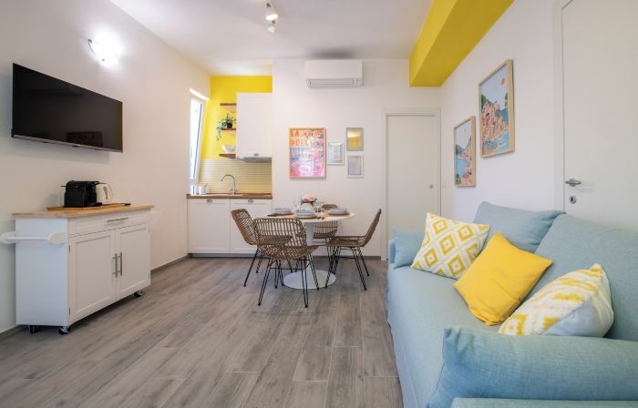 aMoneglia, 2 minutes walk to the beach, PVT PARK