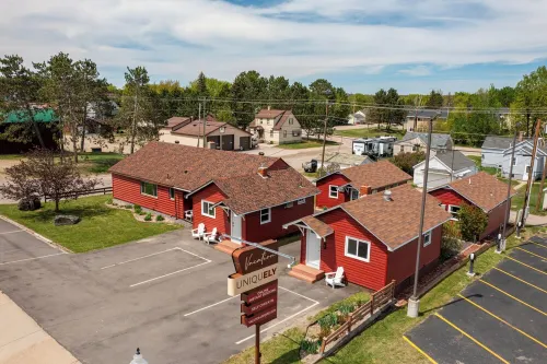 Vacation UniquEly cottage #2