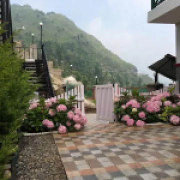 Veenu's Cottage