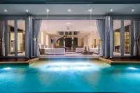 Luxury Villa Waterfall - Pool & BBQ