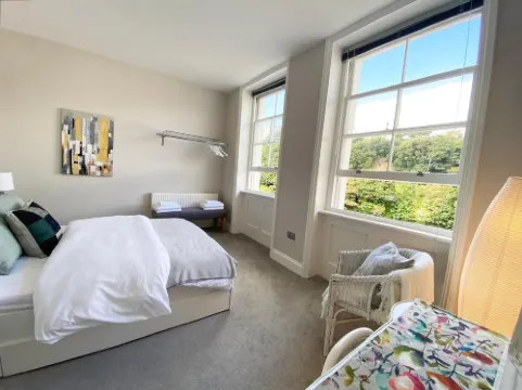Spacious 2Bd Flat with Stunning Views Folkestone