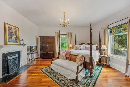 The Veranda Historic Inn Отели в г. Терин