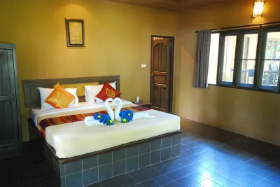 Melina Beach Front Bungalows Hotell i Khao Thong
