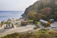 LIM Sea Side Poolvilla Pension Các khách sạn ở Namhae
