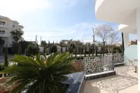 Ksamil Central Park Hotel - Bergblick