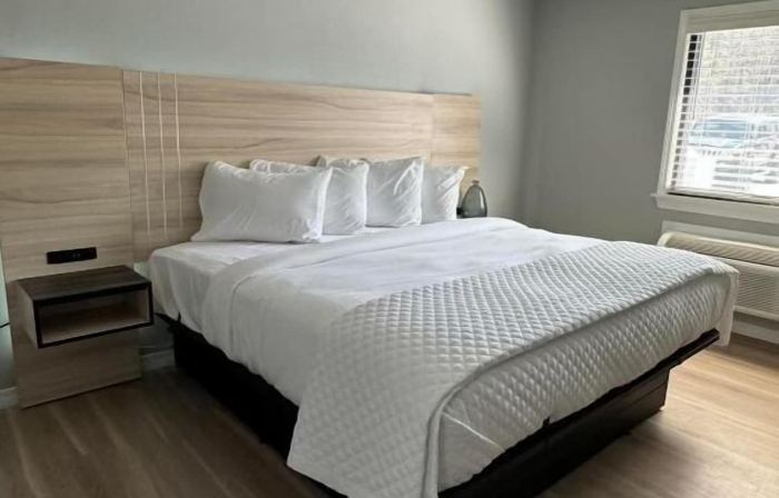 Road House Hotel & RV Park
