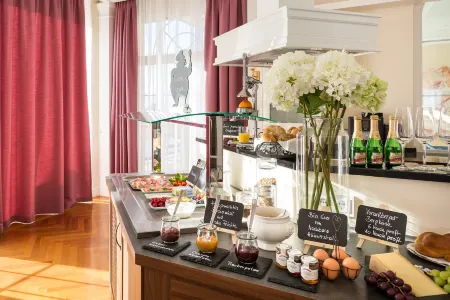 Boutiquehotel Bergvilla Отели в г. Mader