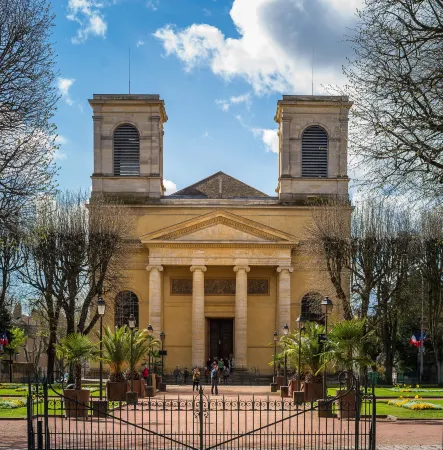 Hôtel Mercure Mâcon Bord de Saône Отели в г. Макон