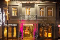 Hotel Ambassador Hotel a 