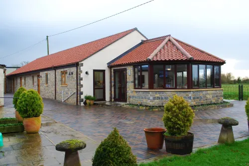 Double-Gate B&B Hotels in Mendip District