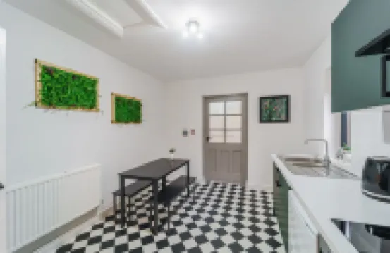 Deluxe Studio Apartments