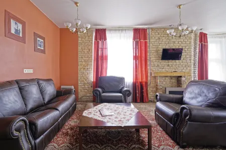 Viktorija Отели рядом с достопримечательностью «Дом с котами»