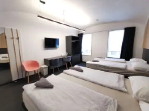 Cha Cha Rooms Hotel berhampiran Town Hall