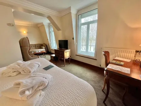 Logis Hôtel le Rivage Отели в г. Дампьер-ан-Бюрли