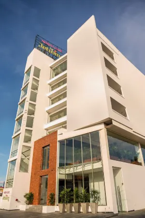 North Gate Hotel Отели рядом с достопримечательностью «University of Jaffna Faculty of Science»