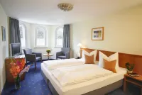AKZENT Hotel Johannisbad Hotel dekat THE EVENT HOUSE - Kurhaus Bad Aibling