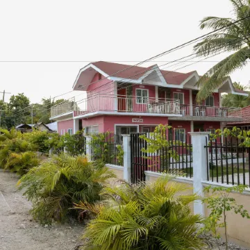 Luzmin BH - Pink House