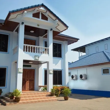 Pama Resort Отели рядом с достопримечательностью «Мае Рампхуенг Бич»