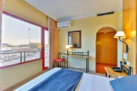 Área de Servicio El Cruce Hotels in Manzanares