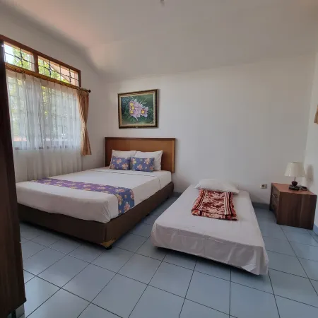 Villa ChavaMinerva Bata - Ciater Отели рядом с достопримечательностью «Kiara Pool Ciater Spa Resort»