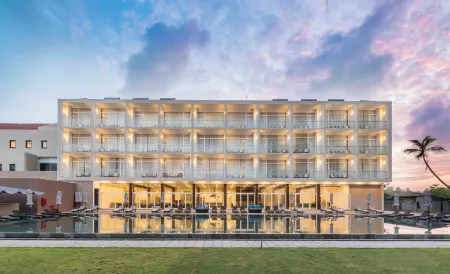 The Habitat Kosgoda by Asia Leisure Отели рядом с достопримечательностью «Sea Turtle Conservation Project»