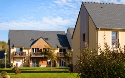 Lagrange Vacances les Roches Douvres Hotels in der Nähe von Église de Saint-Briac-sur-Mer