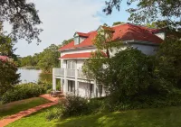 The Tides Inn
