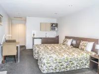 Airport Christchurch Motel Hotels near Burnside