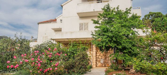 Apartments Dirk Hotels in Hvar Town
