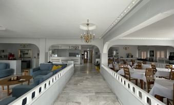 Albatros Hotel