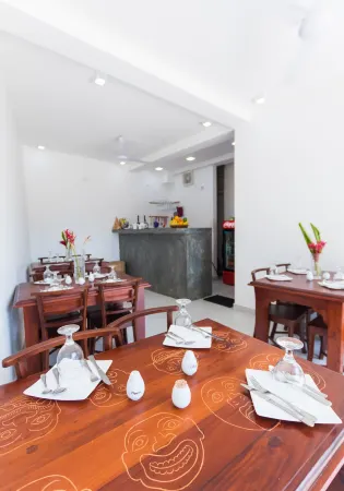 The Waves Unawatuna Отели рядом с достопримечательностью «Unawatuna Public Beach»