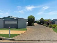 Direct Collective - Villas on Rivergum Hotels in Emerald