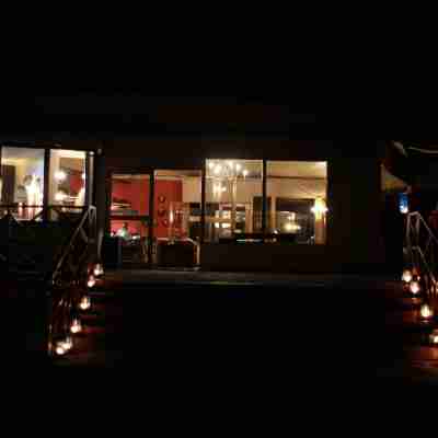 Emayian Luxury Camp Hotel Exterior