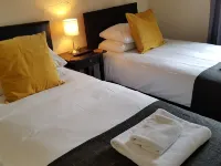 Crown Inn Hotels in Llanidloes