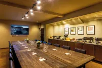The Lodge at Columbia Point - Desayuno