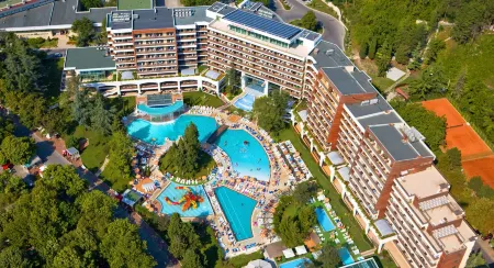 Flamingo Grand Hotel & Spa