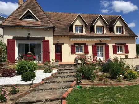 La Noisetiere Отели в г. Мён