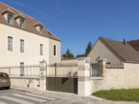 Residence the Originals Demeure des Remparts Hotels in Provins