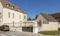 Residence the Originals Demeure des Remparts Hotels in Provins